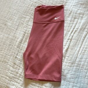 Women’s Nike biker shorts!